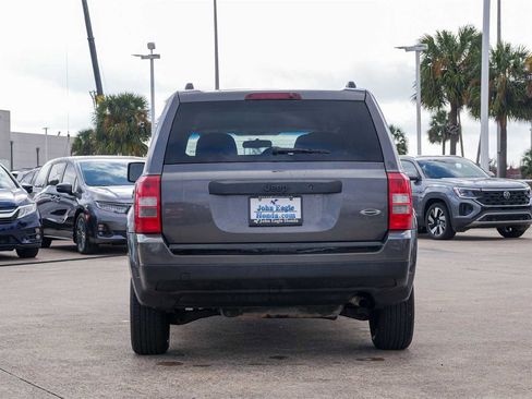 Used 2015 Jeep Patriot Sport image 5