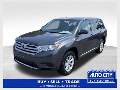 Used 2013 Toyota Highlander FWD w/ Cold Weather Pkg