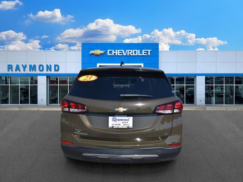 Used 2023 Chevrolet Equinox LT FWD image 4
