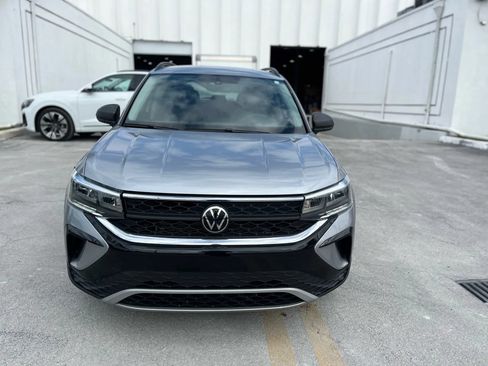 Used 2023 Volkswagen Taos S FWD image 2