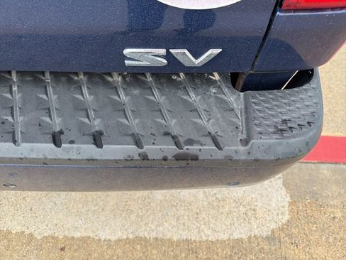 Used 2021 Nissan Titan SV w/ SV Convenience Package image 3