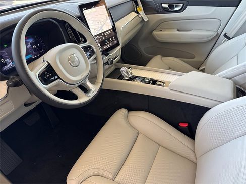 New 2026 Volvo XC60 B5 Ultra image 9