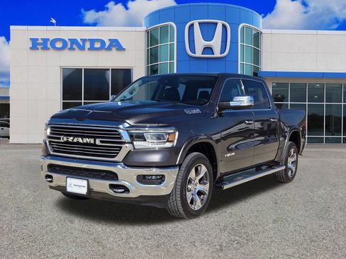 Used 2022 RAM 1500 Laramie AWD/4WD image 7