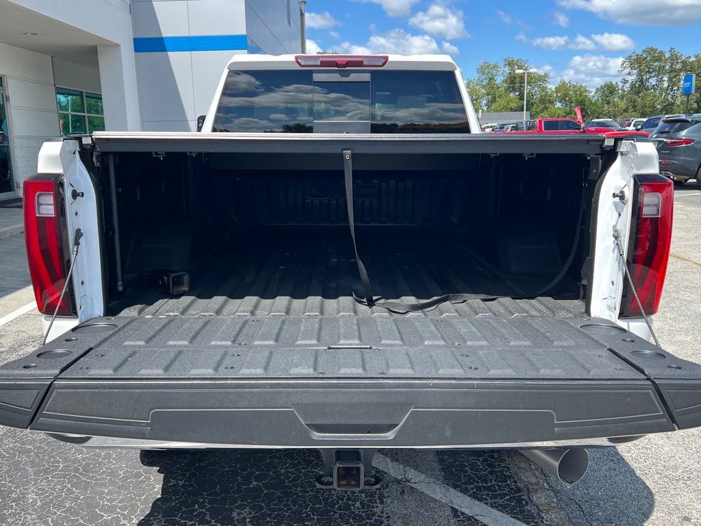 Used 2025 GMC Sierra 2500 SLT w/ SLT Premium Package AWD/4WD image 11