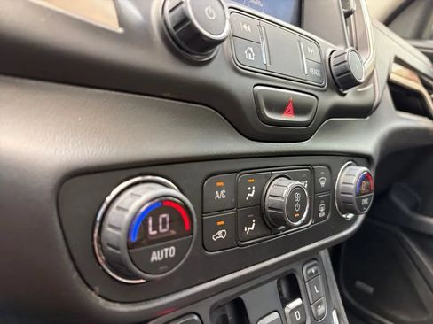 Used 2019 GMC Terrain Denali w/ Advanced Safety Package FWD image 28