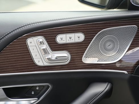 Used 2023 Mercedes-Benz Maybach GLS 600 4MATIC image 18