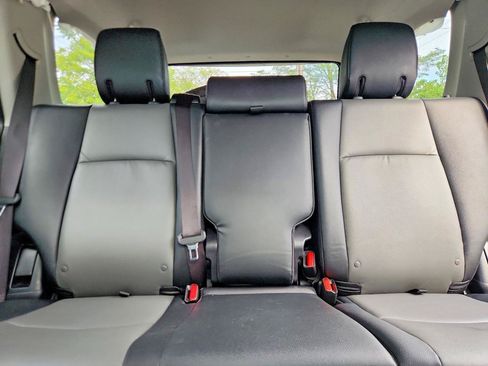 Used 2024 Toyota 4Runner SR5 Premium w/ Moonroof Package RWD image 7