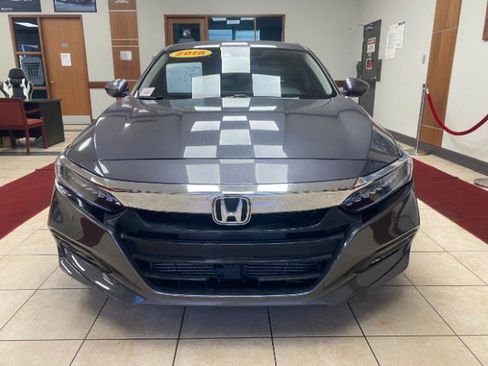 Used 2018 Honda Accord Touring image 8