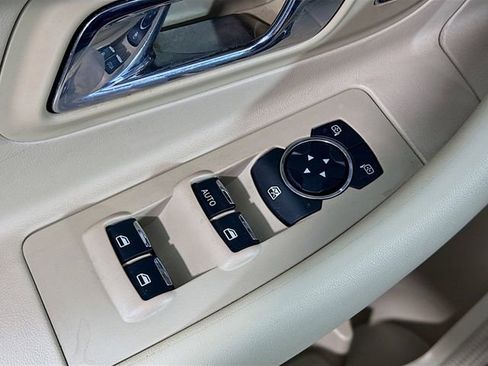 Used 2014 Ford Taurus SEL w/ Equipment Group 201A image 18