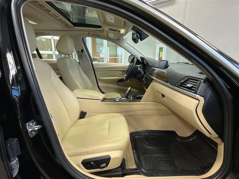 Used 2015 BMW 335i xDrive Sedan w/ Premium Package AWD/4WD image 30
