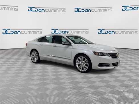 Used 2017 Chevrolet Impala Premier w/ Enhanced Convenience Package image 2