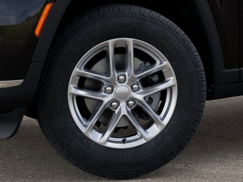 New 2025 Jeep Grand Cherokee L Laredo image 8