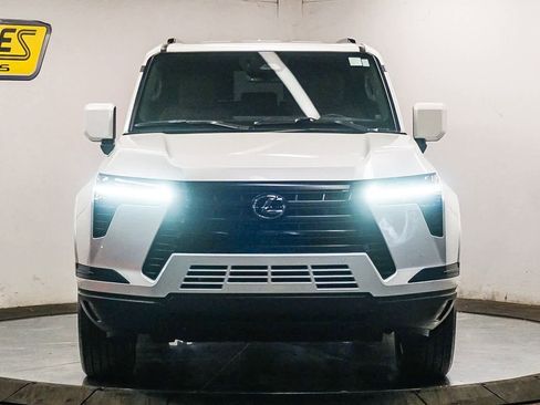 Used 2025 Lexus GX 550 image 6
