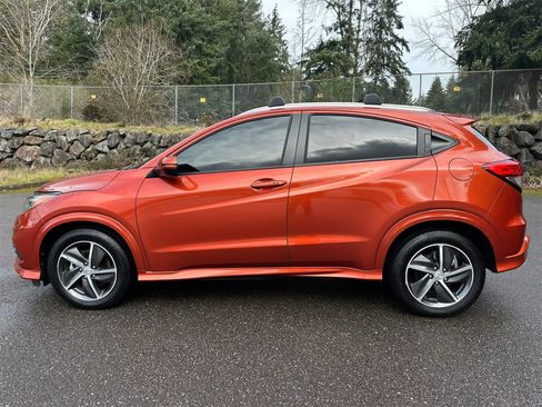 Used 2020 Honda HR-V Touring image 2