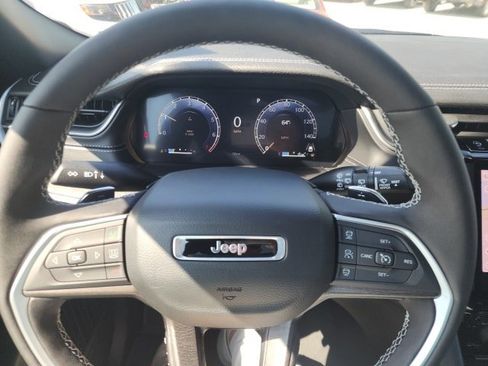 New 2025 Jeep Grand Cherokee L Limited w/ Luxury Tech Group II image 19