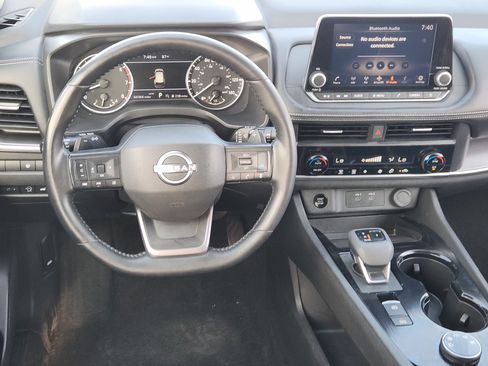 Used 2025 Nissan Rogue SV AWD/4WD image 26