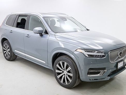 Used 2023 Volvo XC90 B5 Plus image 5