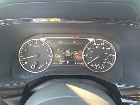 Used 2023 Nissan Pathfinder SL w/ SL Premium Package FWD image 14