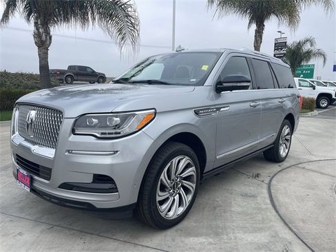 Used 2022 Lincoln Navigator Reserve image 4