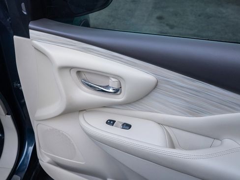 Used 2018 Nissan Murano Platinum image 25