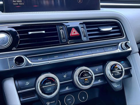 Used 2023 Genesis G70 2.0T w/ Sport Prestige Package image 34