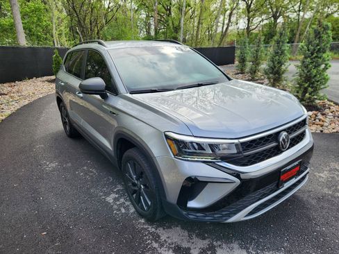 Certified 2024 Volkswagen Taos S image 7