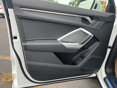 New 2025 Audi Q3 2.0T Premium image 26