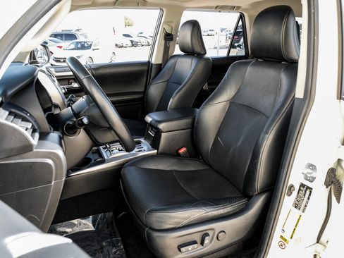 Used 2014 Toyota 4Runner Limited image 32