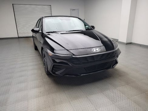 Used 2025 Hyundai Elantra Sport FWD image 14
