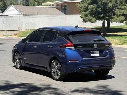 Used 2019 Nissan Leaf SV w/ SV All Weather Package FWD image 6