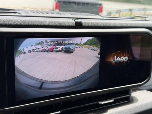 Used 2025 Jeep Wrangler Sport AWD/4WD image 26