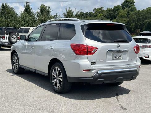 Used 2017 Nissan Pathfinder SV FWD image 7