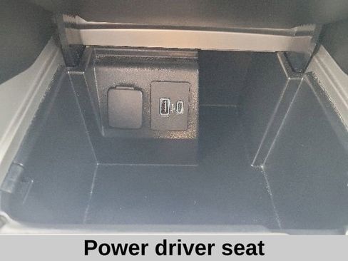 Used 2023 Ford Explorer Limited w/ Equipment Group 301A RWD image 8