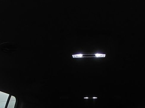 Used 2024 Chevrolet Suburban Premier RWD image 17
