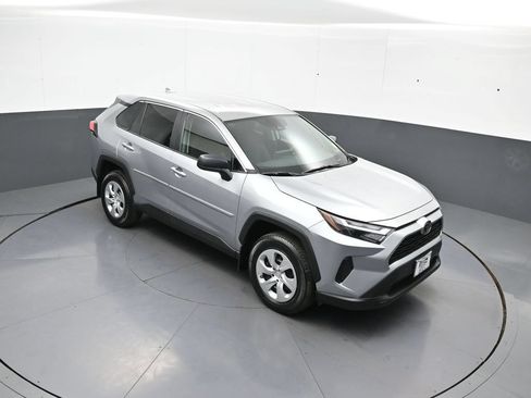 Used 2024 Toyota RAV4 LE AWD/4WD image 35
