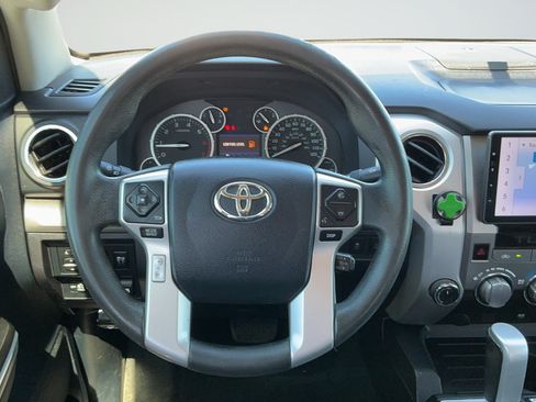 Used 2015 Toyota Tundra SR5 w/ SR5 Upgrade Package AWD/4WD image 9