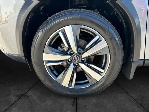 Used 2023 Nissan Rogue SL AWD/4WD image 14