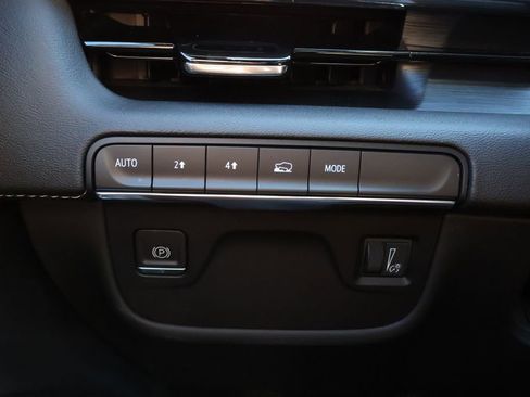 Used 2024 Cadillac Escalade ESV Luxury image 36