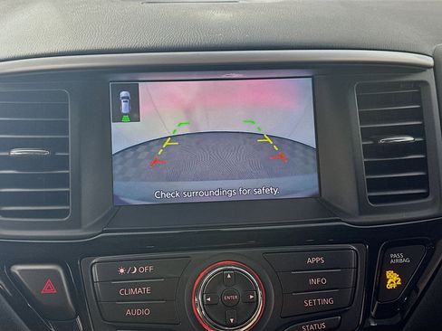 Used 2019 Nissan Pathfinder SV image 21