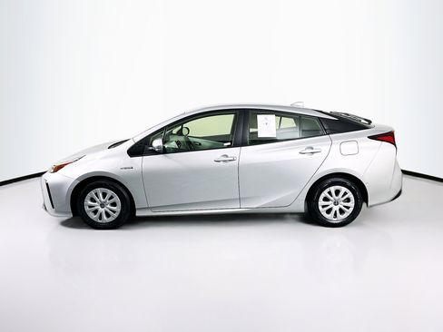 Used 2022 Toyota Prius LE image 4