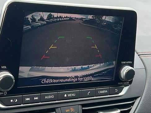 Used 2022 Nissan Altima 2.5 SR FWD image 16