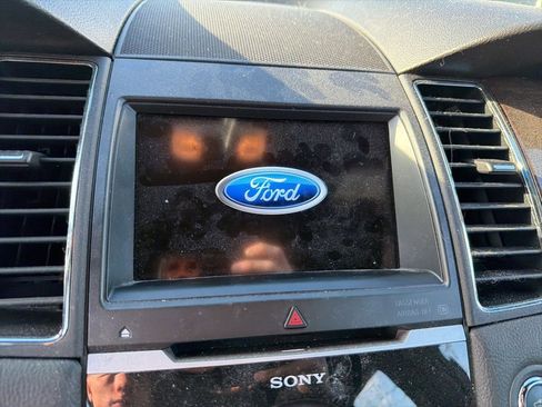 Used 2016 Ford Taurus Limited w/ Driver Assist Package image 19