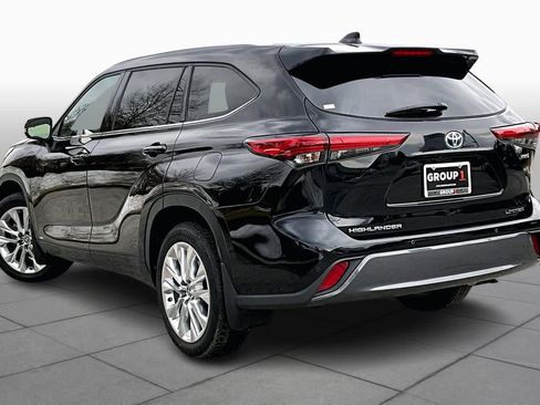 Used 2023 Toyota Highlander Limited image 12