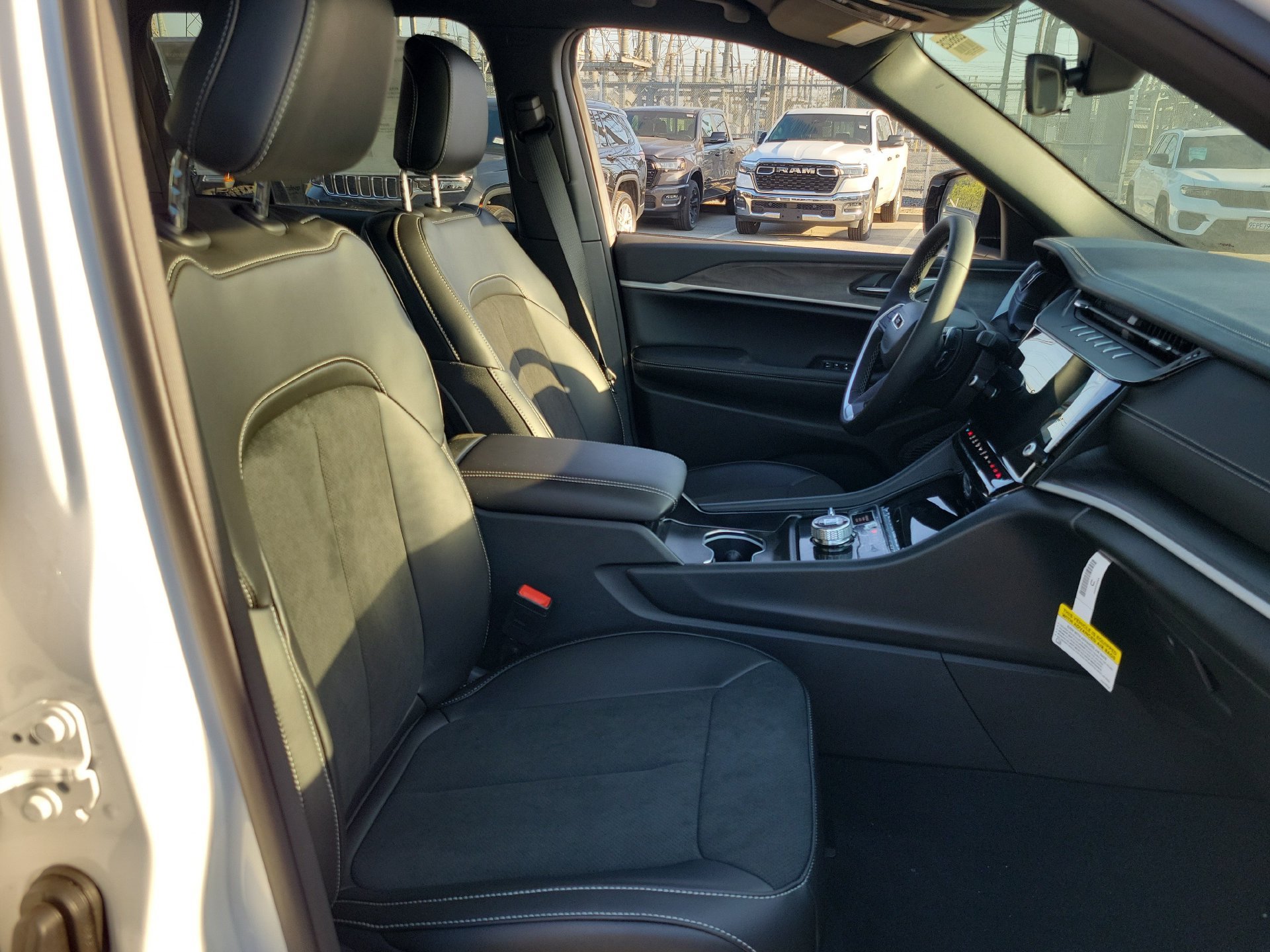 New 2026 Jeep Grand Cherokee Altitude AWD/4WD image 13