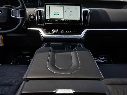 New 2026 Ford Expedition Platinum w/ Stealth Performance Package AWD/4WD image 37