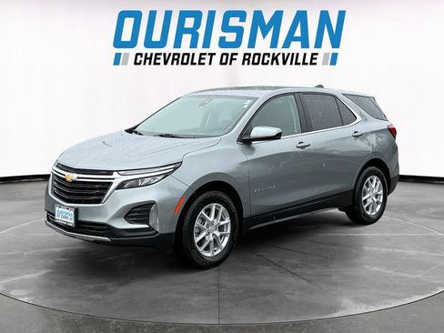 Used 2024 Chevrolet Equinox LT FWD image 2