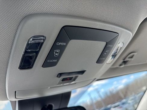 Used 2024 Toyota Sienna LE image 21