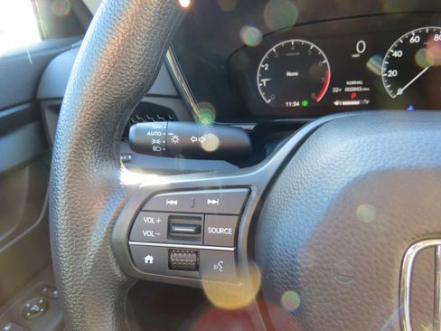 Used 2023 Honda CR-V LX image 19