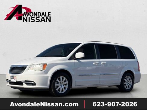 Used 2013 Chrysler Town & Country Touring FWD image 1