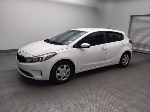 Used 2017 Kia Forte LX FWD image 2